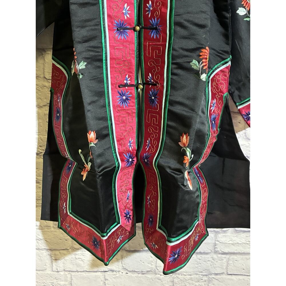 Vintage Magnolia Chinese Silk Jacket Hand Embroidered Floral Black Shanghai - Picture 10 of 10